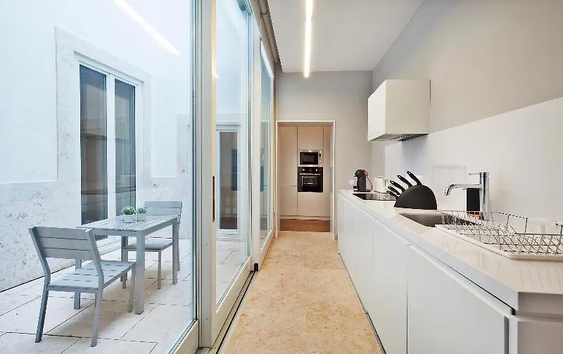 Lisbon Five Stars Apartments Combro 7