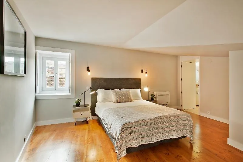 Lisbon Five Stars Apartments Combro 7 0*,
